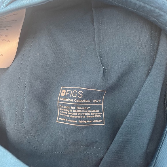 FIGS Livingston Basic Scrub Pants size XS petite - Picture 3 of 3